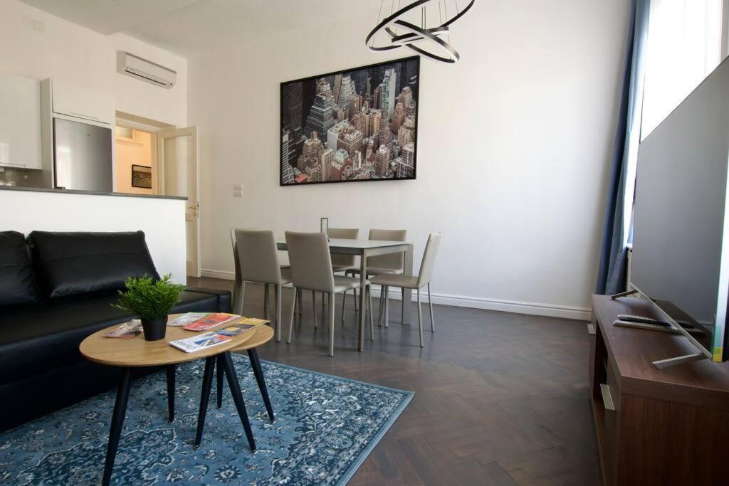 Premium Apartment By Hi5- Anker Apartment Budapest Exterior foto